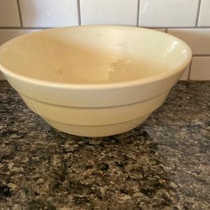 Vintage Bauer # 12 Beehive Bowl in butter off white cream